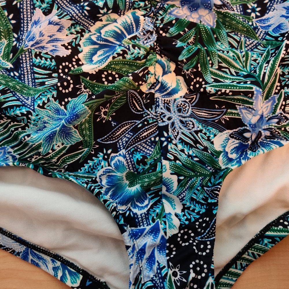 Maxine swimsuit one piece size 16 - Picture 2 of 14